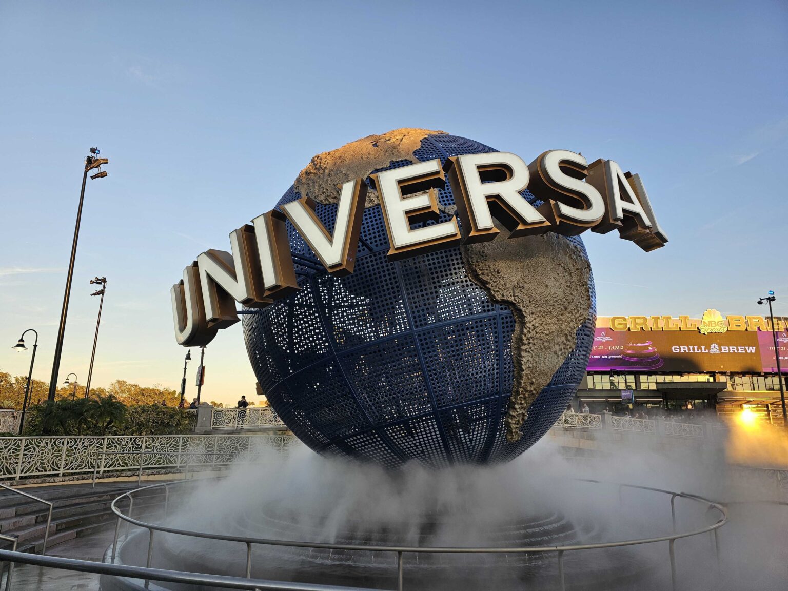 Universal Globe