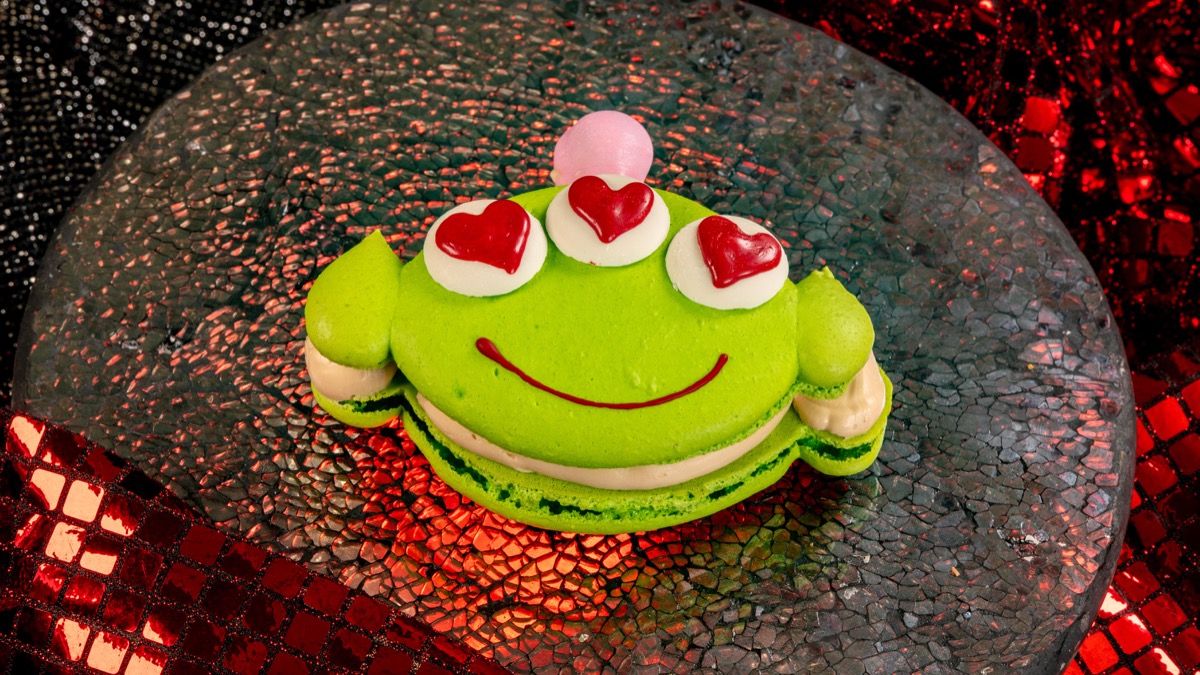 Valentine's Macaron