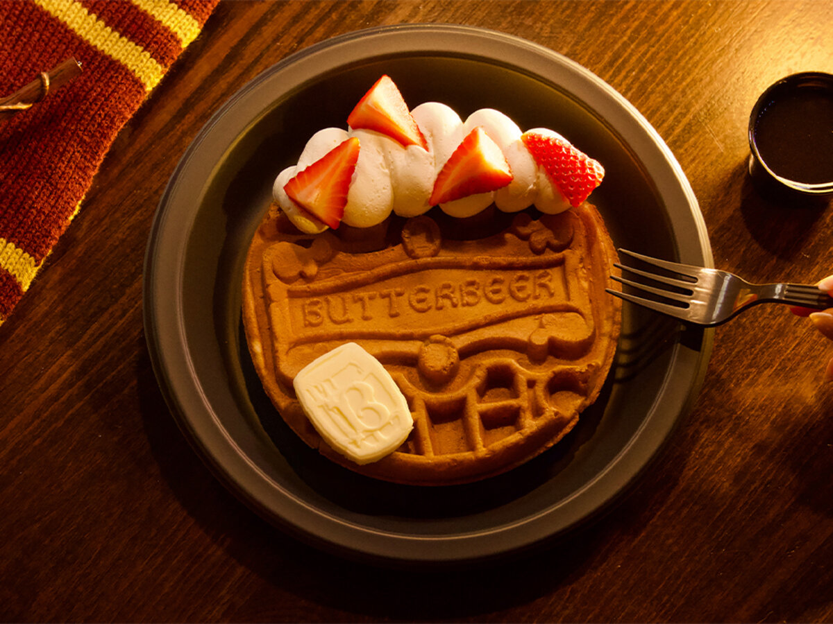 Butterbeer Waffle at The Wizarding World of Harry Potter Universal Orlando Butterbeer Season 2026