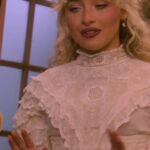 Sabrina Carpenter in The Muppet Show premiering on Disney Plus