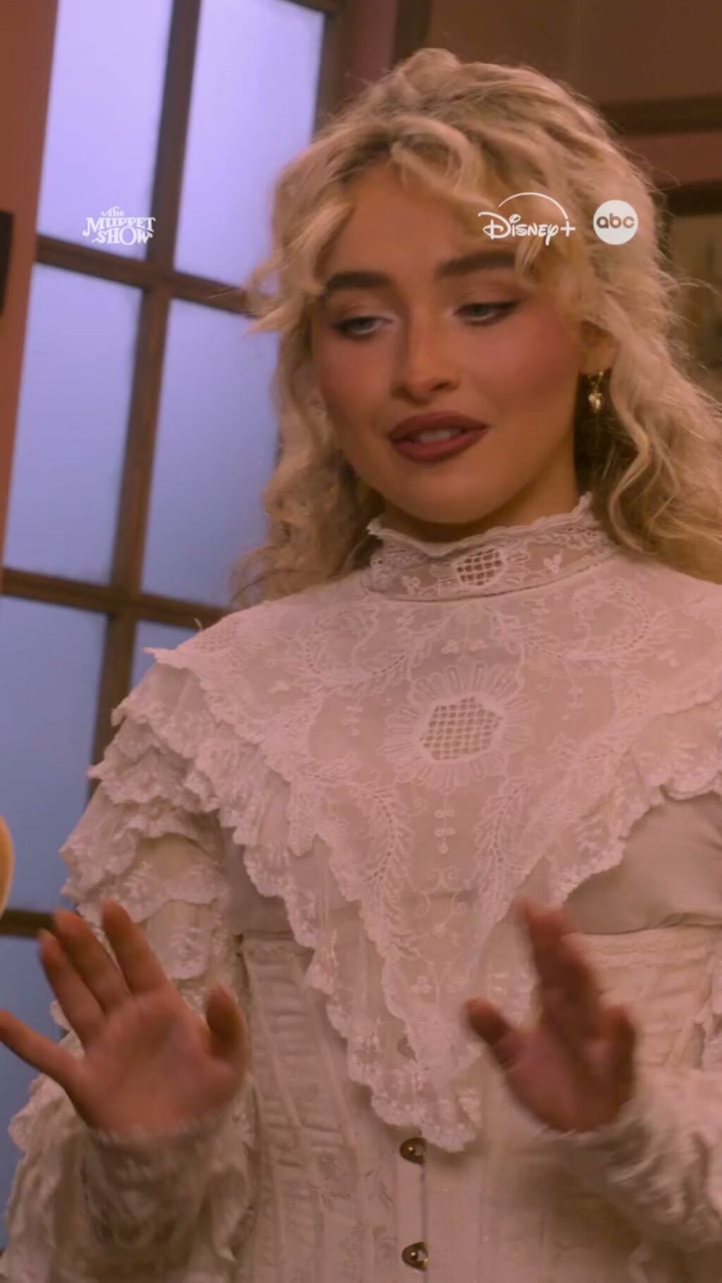 Sabrina Carpenter in The Muppet Show premiering on Disney Plus