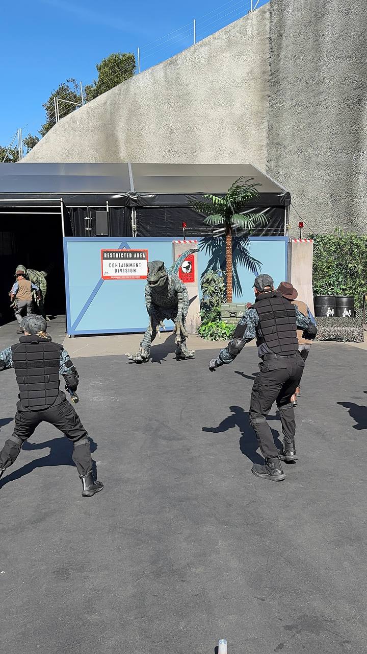 Live Velociraptor show at Jurassic World Journey Through the Eras at Universal Studios Hollywood