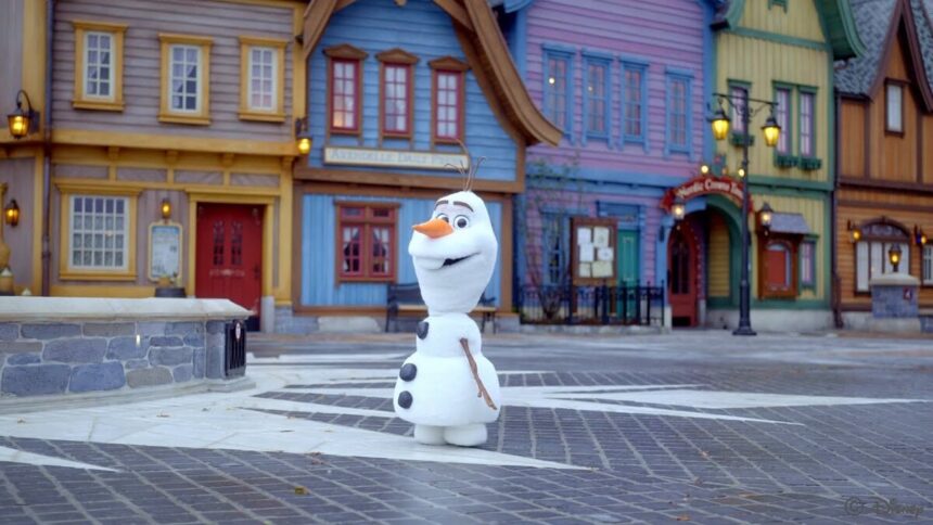 Disney free-roaming robotic Olaf character at World of Frozen Disneyland Paris