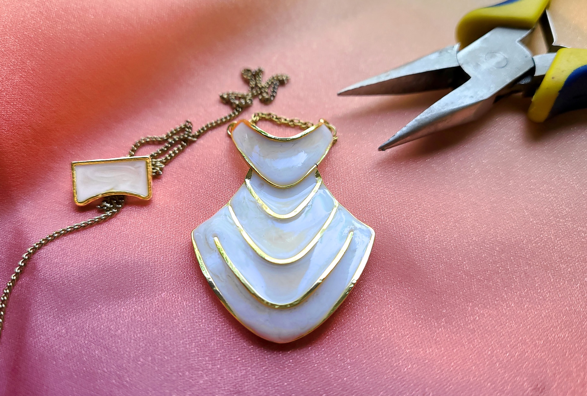 Details on the Padme Amidala Limited Edition Collector Doll