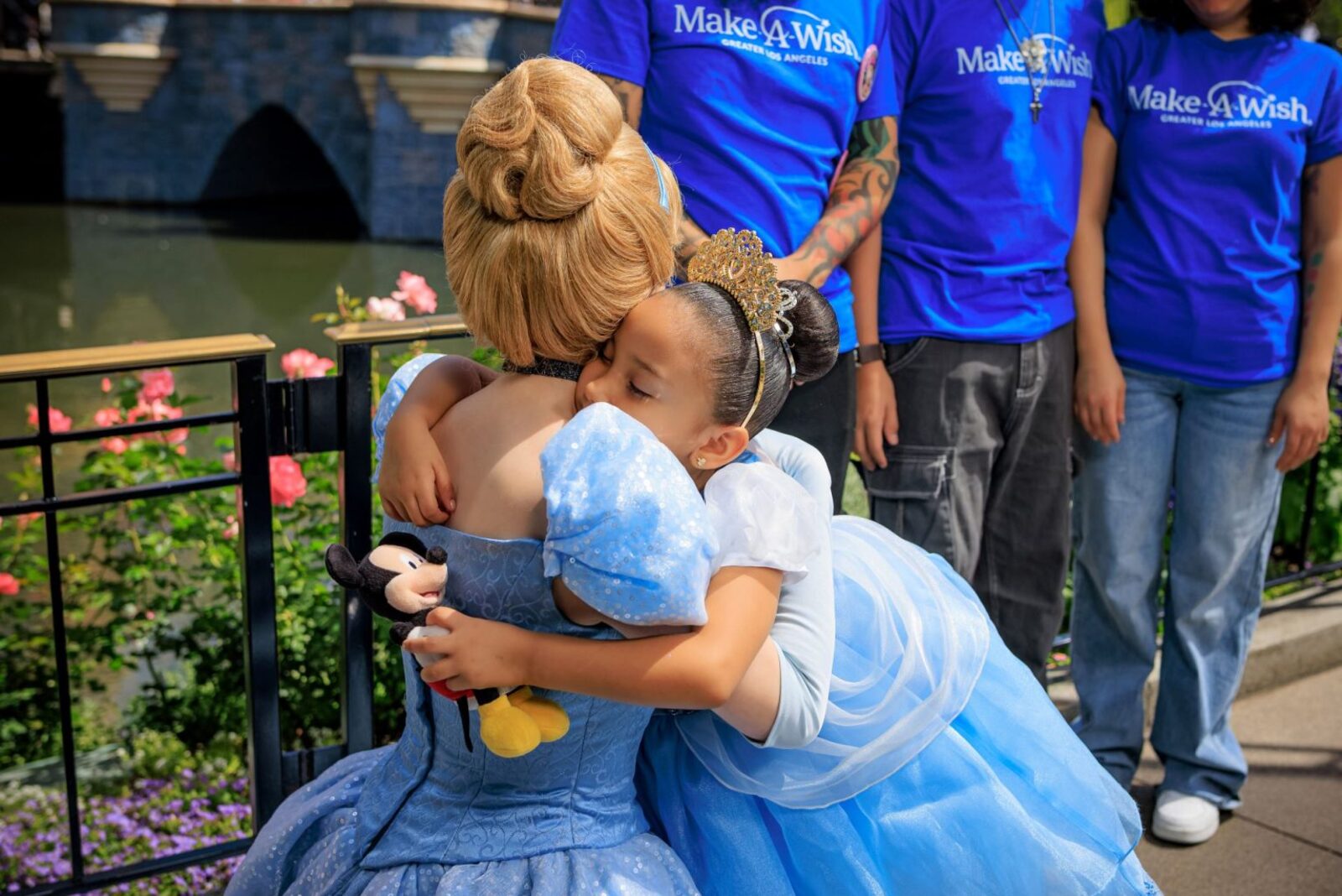 Make-A-Wish kid Lilo meeting Cinderella at Disneyland Park