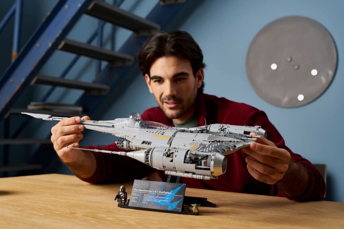 LEGO Star Wars The Mandalorian N-1 Starfighter merchandise photo