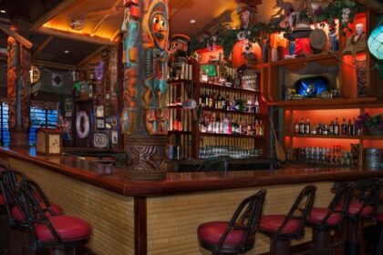 Trader Sam’s Enchanted Tiki Bar drinks and mugs at Disneyland Resort