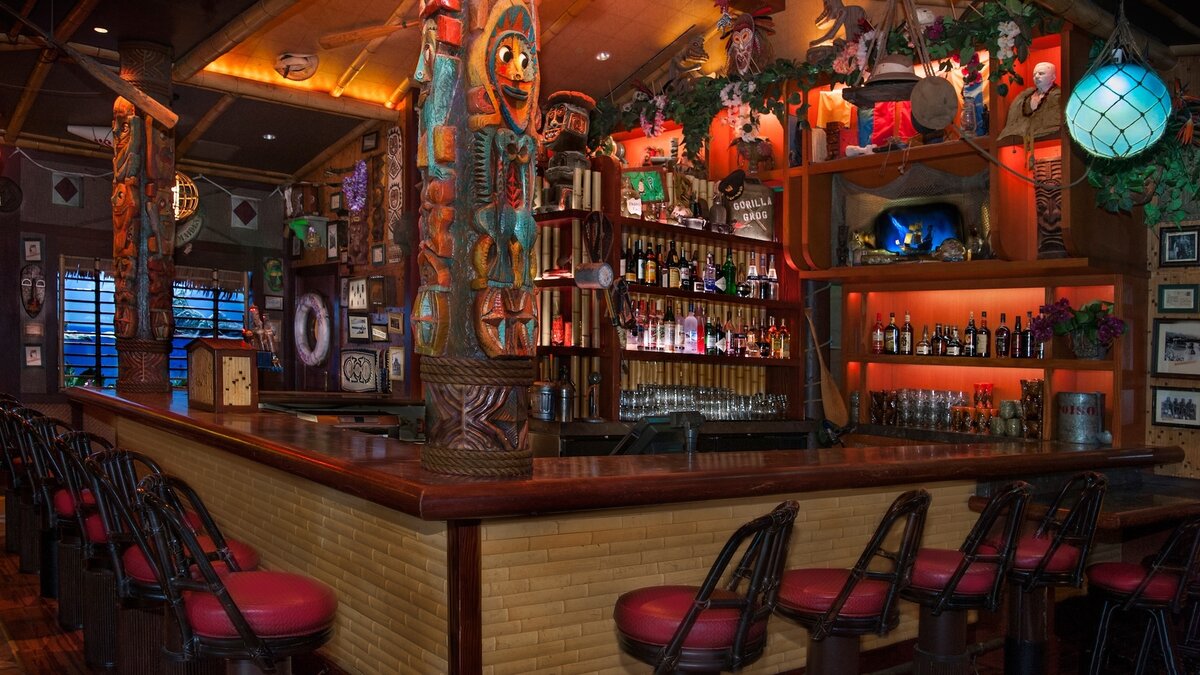 Trader Sam’s Enchanted Tiki Bar drinks and mugs at Disneyland Resort