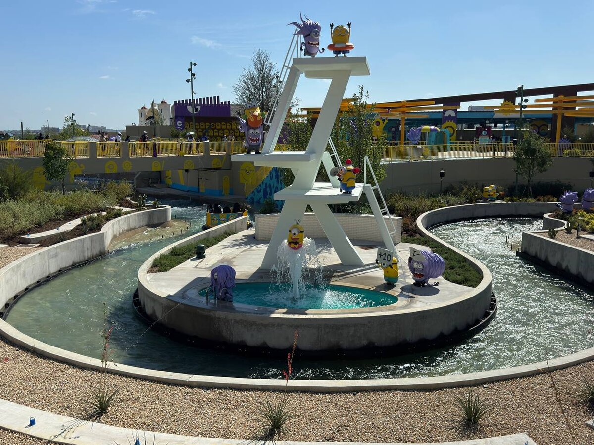 Bello Bay Minions water area at Universal Kids Resort