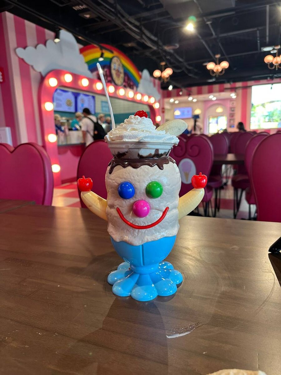Triple Gooberberry Sunrise sundae at Goofy Goober's, Universal Kids Resort