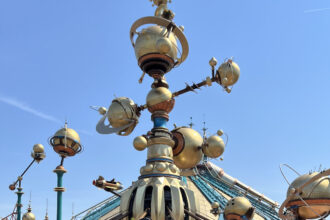 Anne-Lise returned to Discoveryland at Disneyland Paris 34 years after her first wish visit.