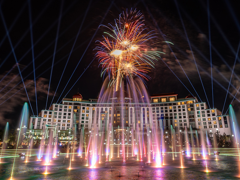 Universal Celestial Goodnight fountains and fireworks at Epic Universe