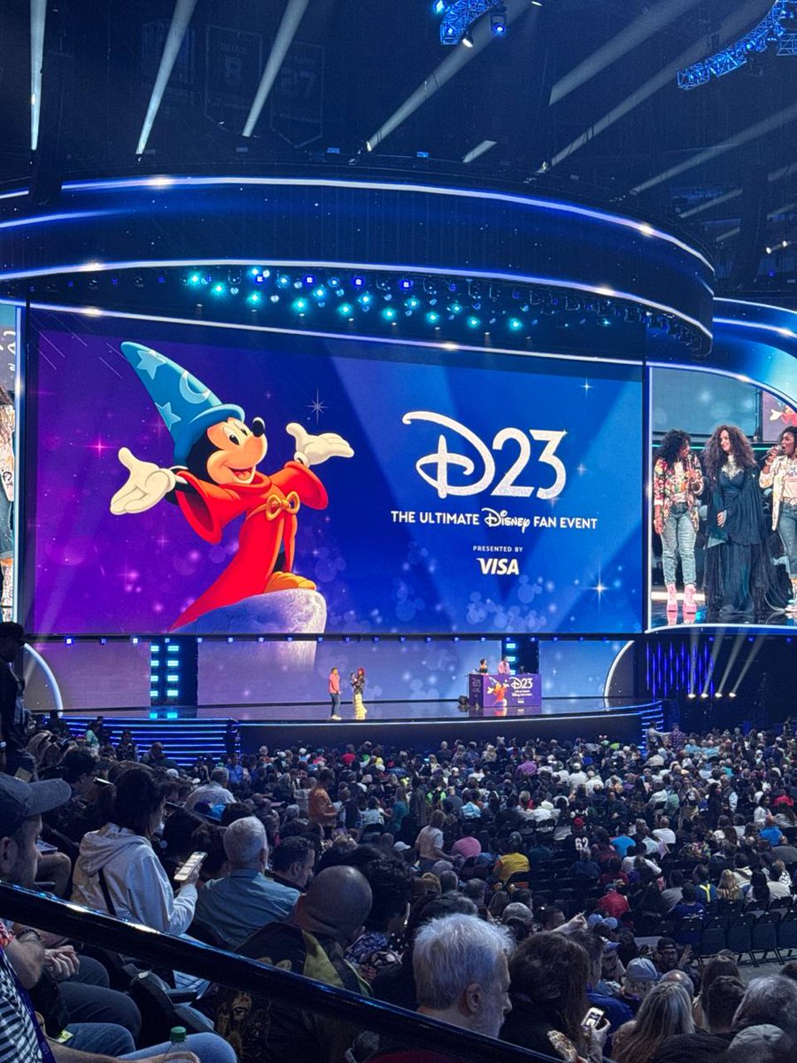5 minutes until showtime. The crowd is packed into Honda Center and the Disney Entertainment Showcase is about