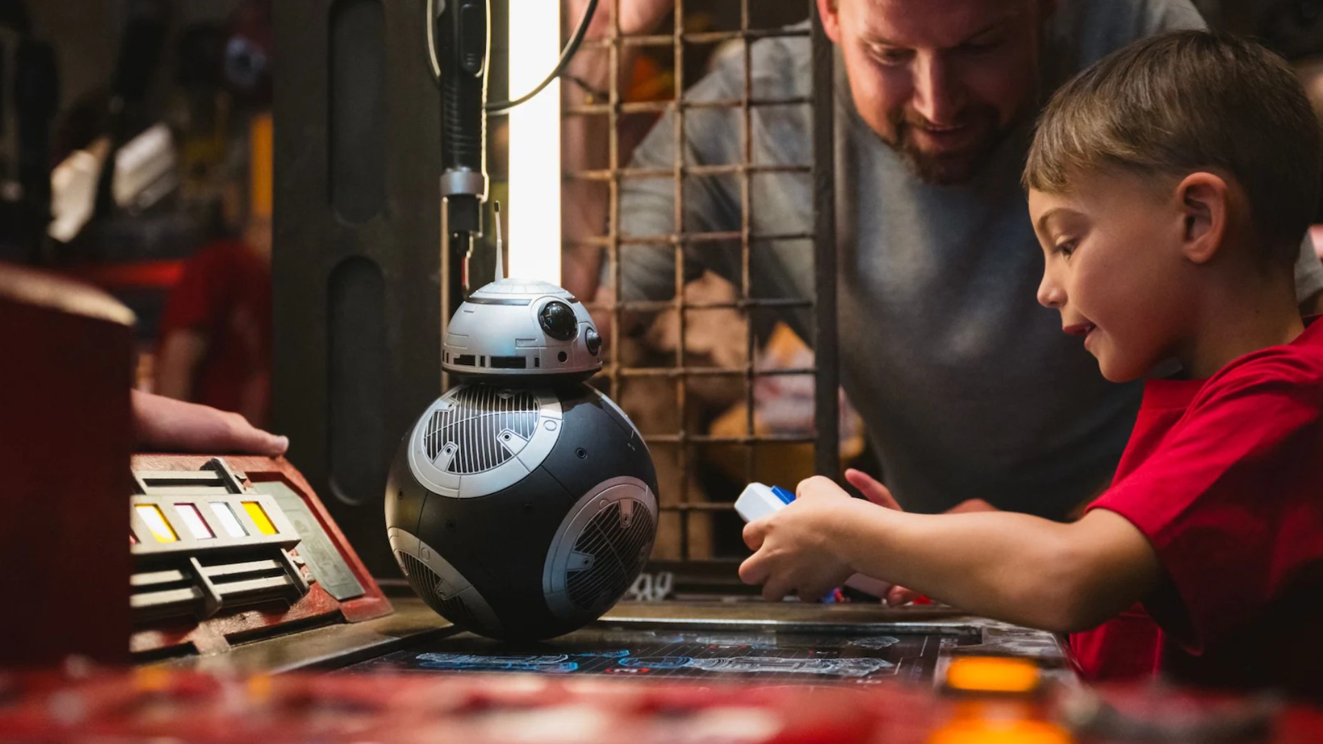 droid-depot-at-disneyland-and-disney-world