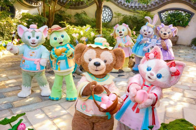 Duffy and Friends in new autumn outfits