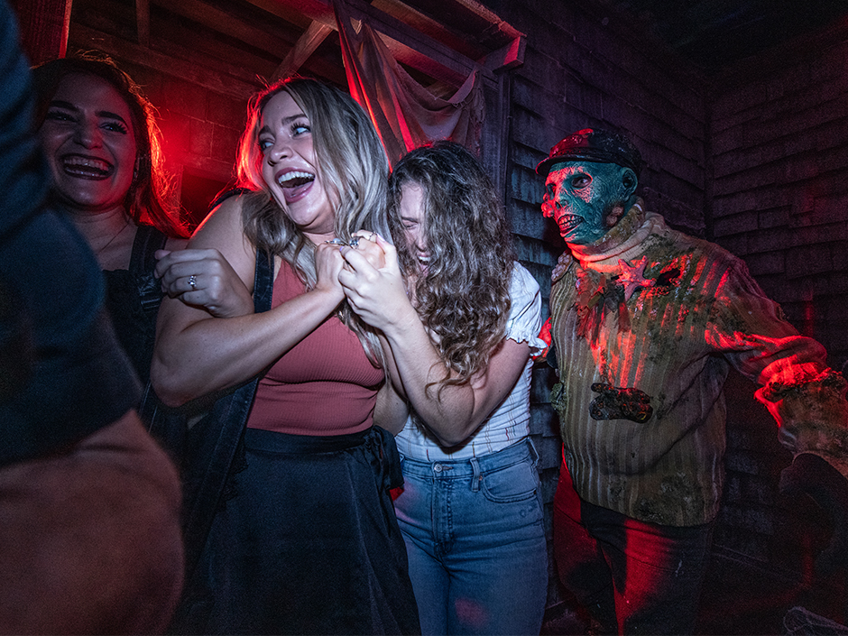 Official source photo for Universal Orlando Publishes 2026 HHN Guide in Portuguese