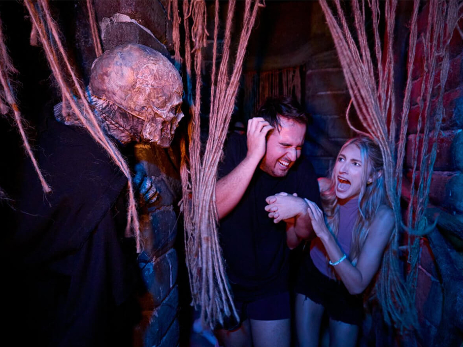 Official source photo for Universal Orlando Publishes 2026 HHN Guide in Portuguese
