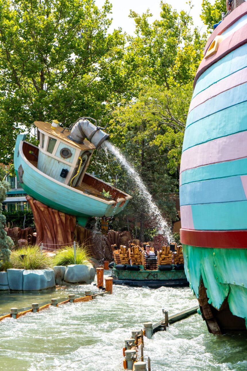 Universal Orlando Jokes About Getting Soaked on Water Rides