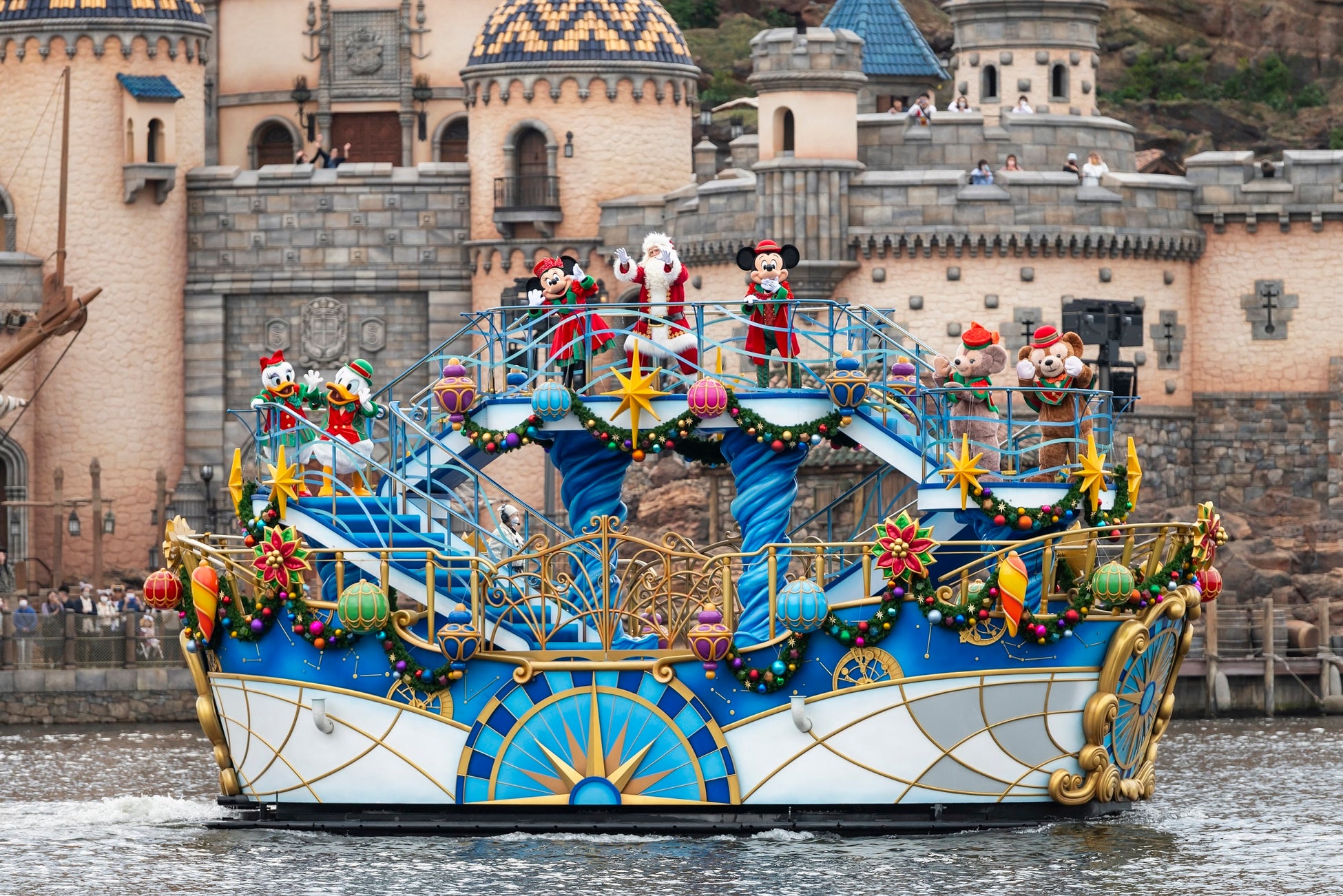 Official source photo for Tokyo Disney Resort Sets Disney Christmas for Nov. 11-Dec. 25