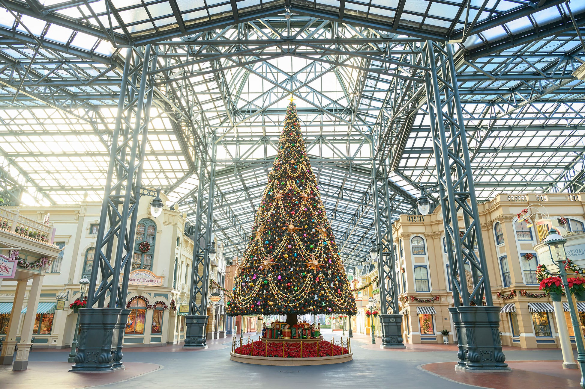 Official source photo for Tokyo Disney Resort Sets Disney Christmas for Nov. 11-Dec. 25