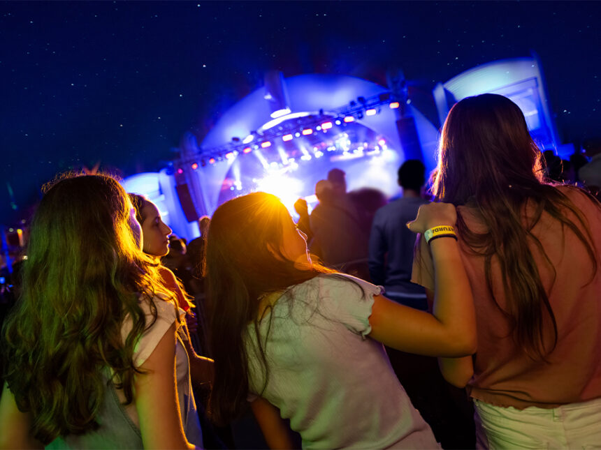Universal Orlando Resort Guide Reveals Dueling Pianos