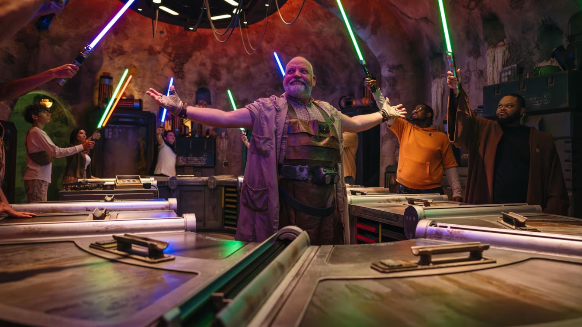 Official source photo for Savi’s Workshop Adds Lightsaber Effects and Updated Hilt